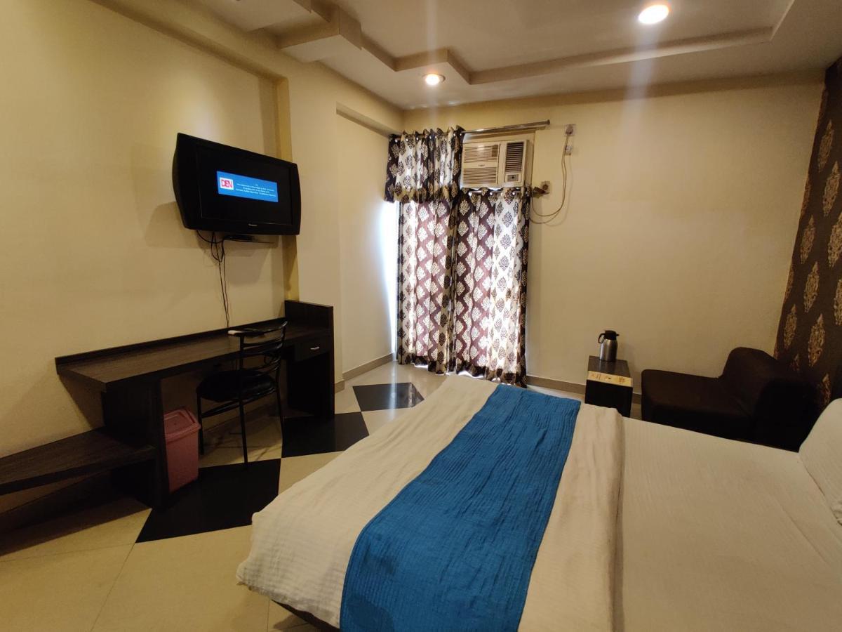 Hotel Savera Udaipur Extérieur photo